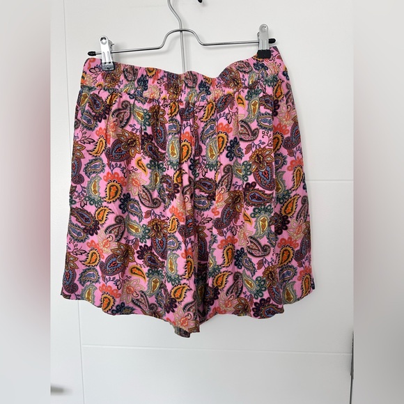 BODEN Shorts - Picture 6 of 6